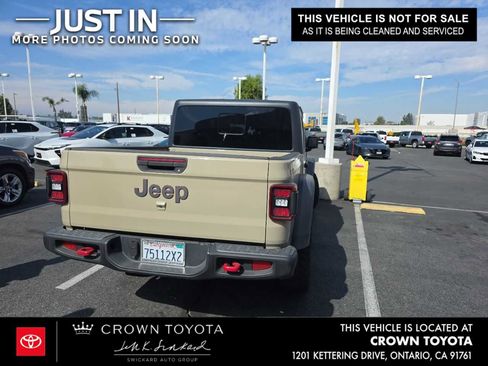 Used 2020 Jeep Gladiator Rubicon image 2