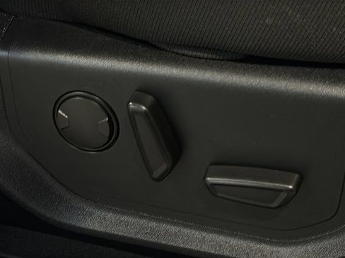 Used 2019 Ford F150 XLT w/ Equipment Group 302A Luxury AWD/4WD image 10