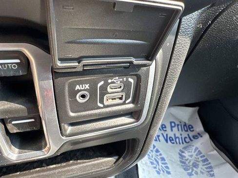 Used 2018 Jeep Wrangler Unlimited Sport S AWD/4WD image 34