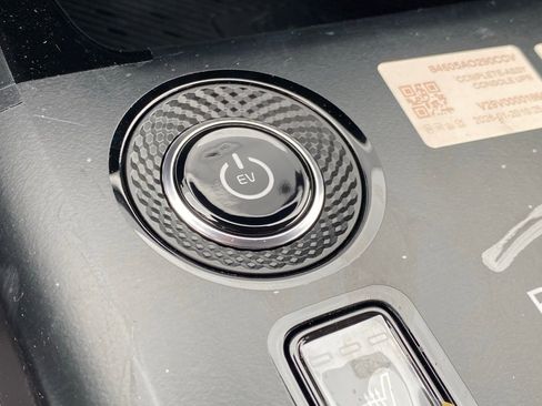 New 2026 Kia Niro Wind image 17