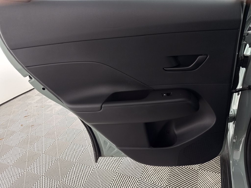 Certified 2024 Hyundai Kona SE AWD/4WD image 14