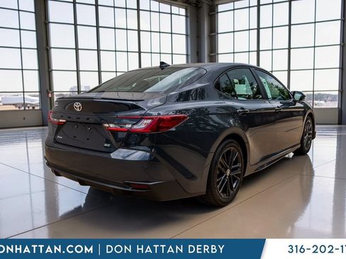 Used 2025 Toyota Camry SE FWD image 34
