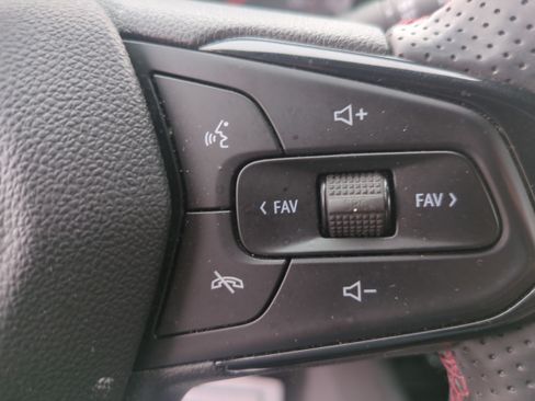 Used 2024 Chevrolet Trax RS w/ Driver Confidence Package FWD image 12