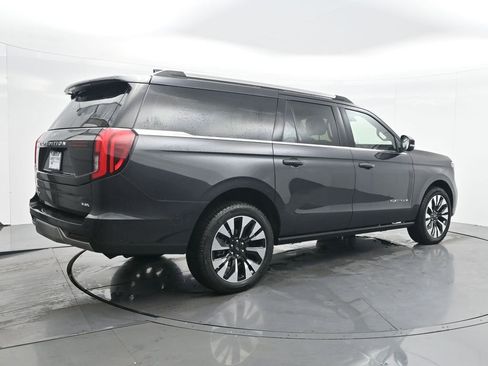 New 2025 Ford Expedition Max Platinum w/ Driver's Package image 7