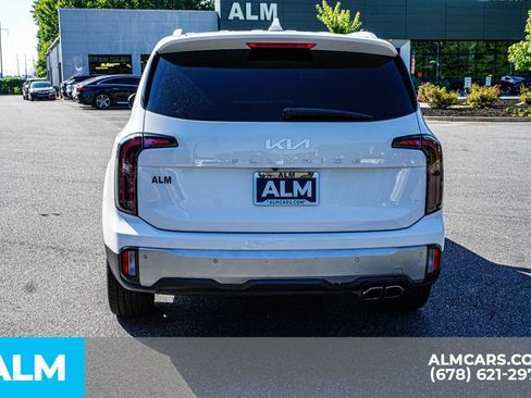 Used 2024 Kia Telluride EX w/ EX Captain's Chair Package FWD image 10