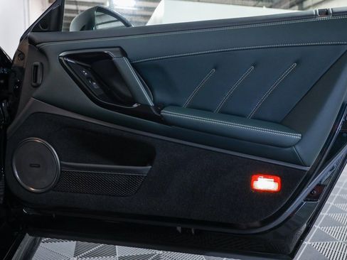 Used 2021 Nissan GT-R Premium image 23