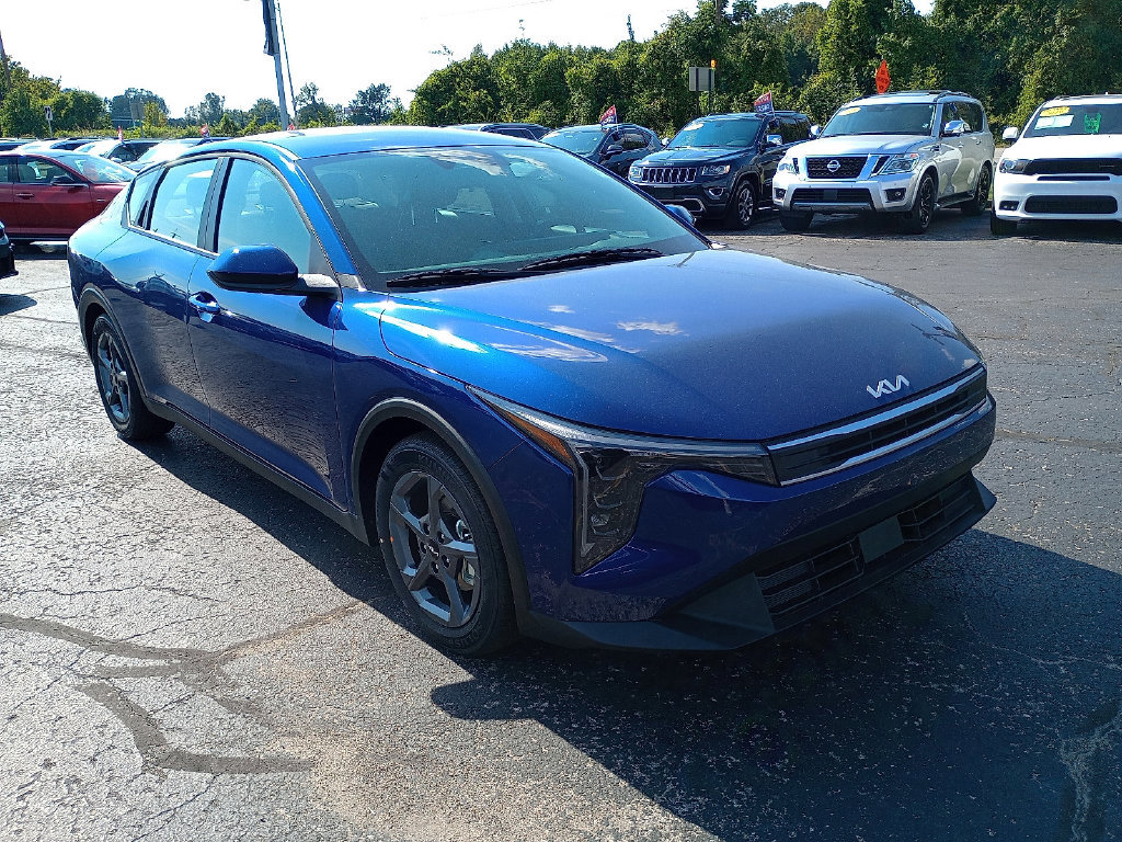 Used 2025 Kia K4 FWD image 1