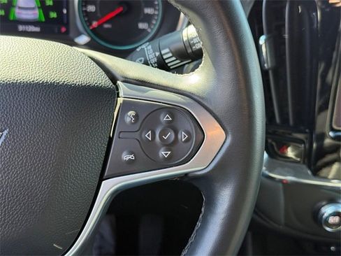 Used 2023 Chevrolet Traverse LT image 21