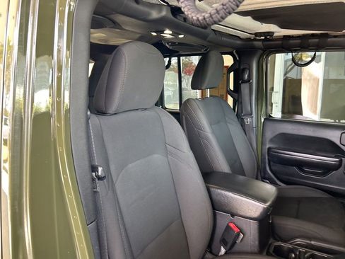 Used 2021 Jeep Wrangler Unlimited Sport image 20