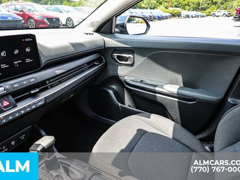 Used 2025 Kia K4 FWD image 42