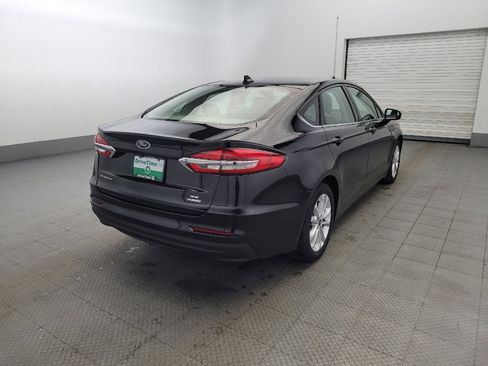 Used 2020 Ford Fusion SE image 9