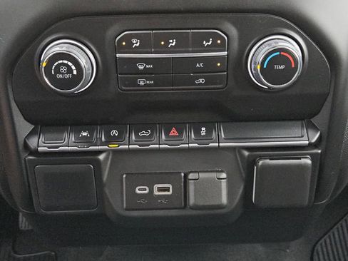 Used 2022 Chevrolet Silverado 1500 Custom image 13