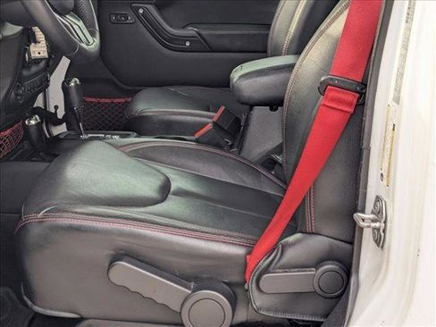 Used 2017 Jeep Wrangler Unlimited Rubicon image 17