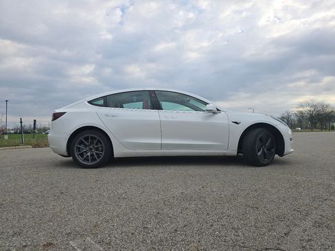 Used 2020 Tesla Model 3 Standard Range Plus RWD image 13