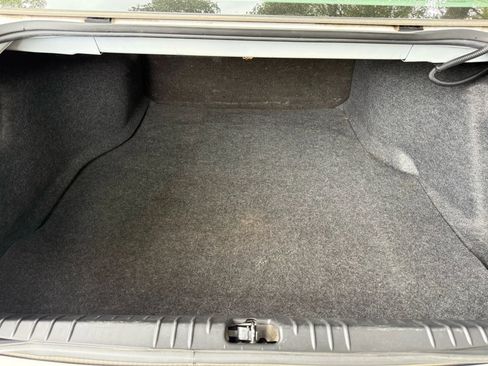 Used 2011 Chevrolet Impala LT image 6