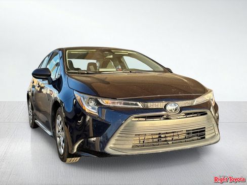 Certified 2025 Toyota Corolla LE FWD image 2