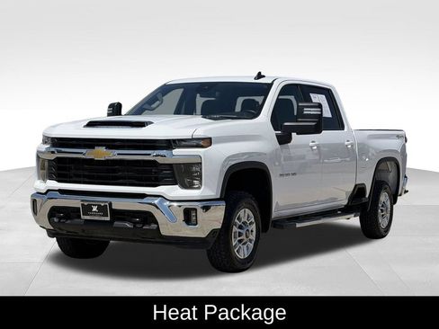 Used 2025 Chevrolet Silverado 2500 LT w/ Convenience Package AWD/4WD image 5