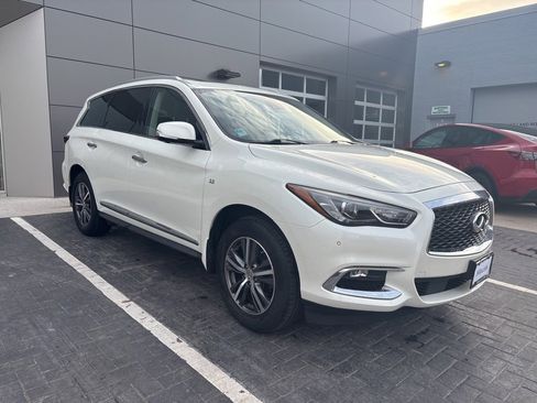Used 2019 INFINITI QX60 Luxe w/ Essential Package image 8