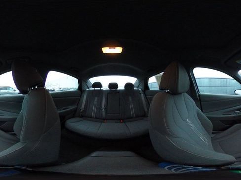 Used 2025 Hyundai Elantra SEL image 41