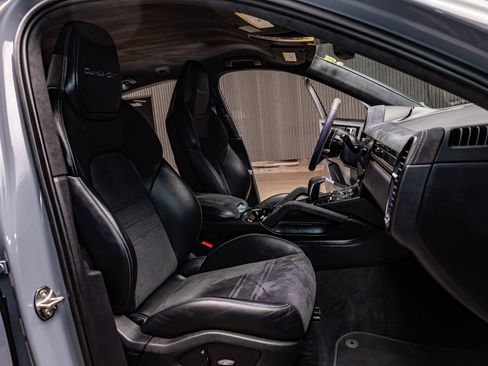 Used 2023 Porsche Cayenne Turbo GT image 27