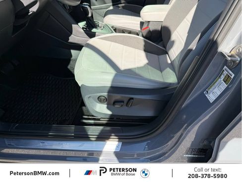 Used 2022 Volkswagen Taos SE FWD image 23