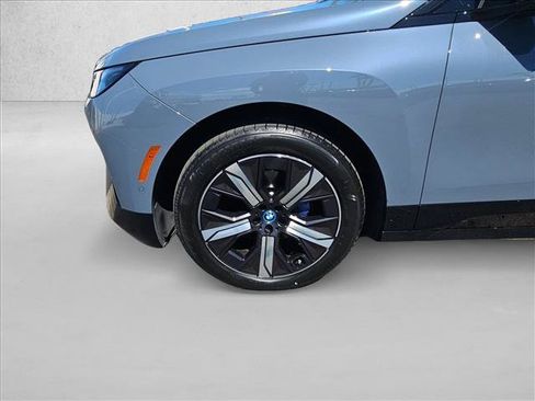 Certified 2024 BMW iX xDrive50 w/ Premium Package AWD/4WD image 25