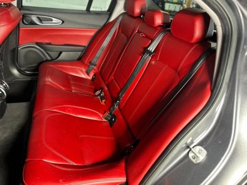 Used 2017 Alfa Romeo Giulia Base AWD image 28