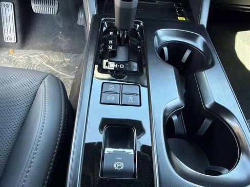 New 2026 Subaru Outback Limited AWD/4WD image 34