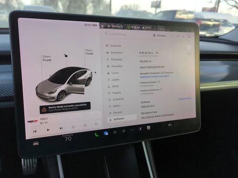 Used 2018 Tesla Model 3 Long Range image 8