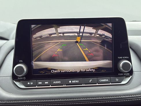 Used 2025 Nissan Rogue S FWD image 13