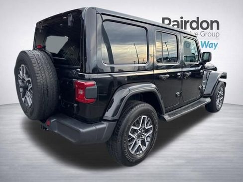 Used 2024 Jeep Wrangler Sahara image 8