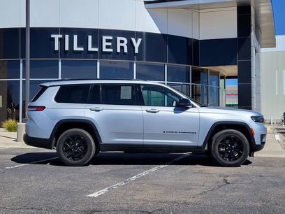 Used 2024 Jeep Grand Cherokee L Laredo