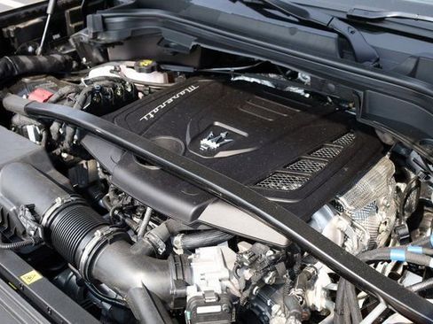 New 2025 Maserati Grecale Modena image 9