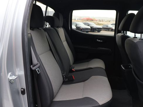 Used 2022 Toyota Tacoma TRD Sport w/ Technology Package image 24