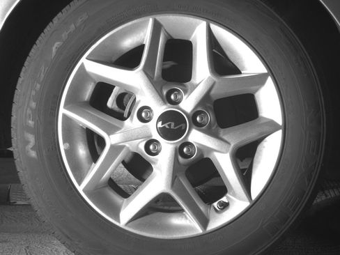 Used 2025 Kia Soul LX w/ LX Technology Package FWD image 22