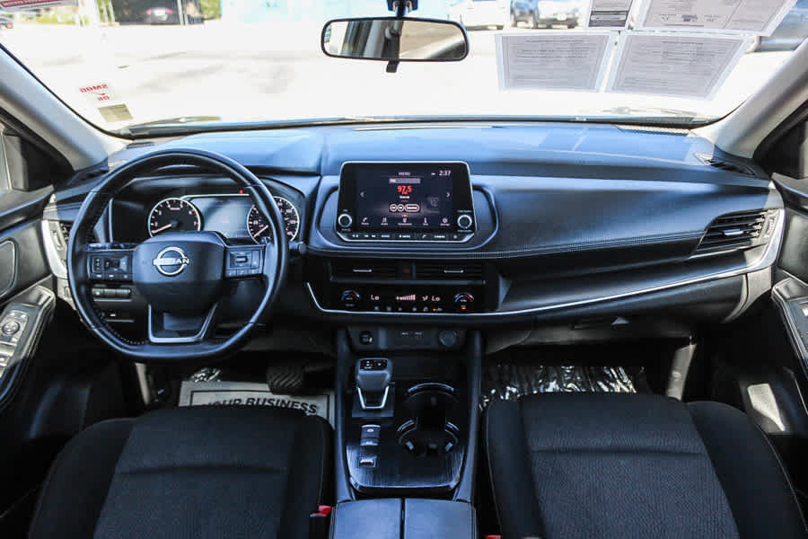 Used 2025 Nissan Rogue SV FWD image 12