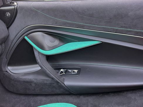 Used 2024 McLaren 750S Spider RWD image 34