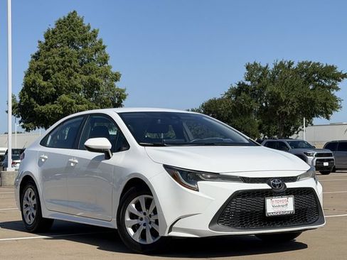 Certified 2021 Toyota Corolla LE w/ Carpet Mat Package (TMS) FWD image 2