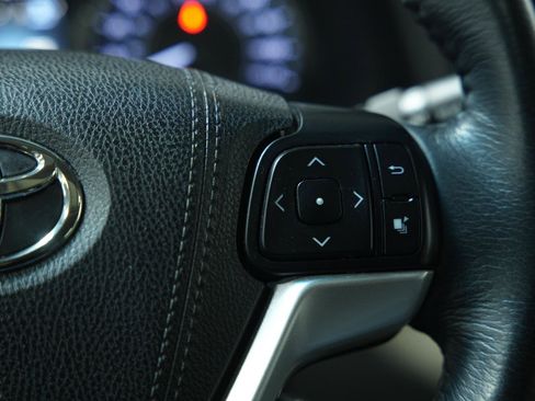 Used 2017 Toyota Sienna XLE image 34