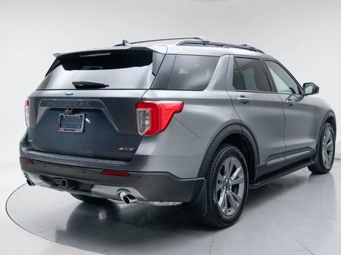 Used 2022 Ford Explorer XLT w/ Equipment Group 202A AWD/4WD image 11