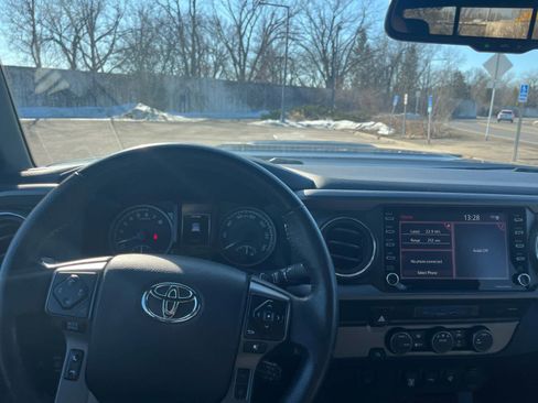 Certified 2021 Toyota Tacoma TRD Sport image 11