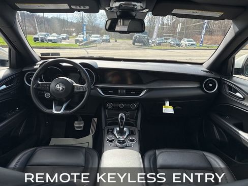 Used 2022 Alfa Romeo Stelvio Ti AWD/4WD image 13