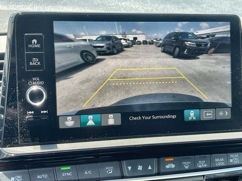 Used 2025 Honda Odyssey Elite image 17