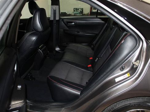 Used 2016 Toyota Camry SE FWD image 24