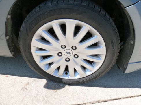 Used 2012 Ford Fusion Hybrid FWD image 7