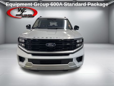 Used 2025 Ford Expedition Platinum AWD/4WD image 2