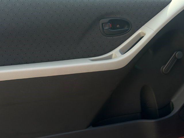 Used 2011 Toyota Yaris 2-Door Hatchback w/ Convenience Pkg FWD image 11
