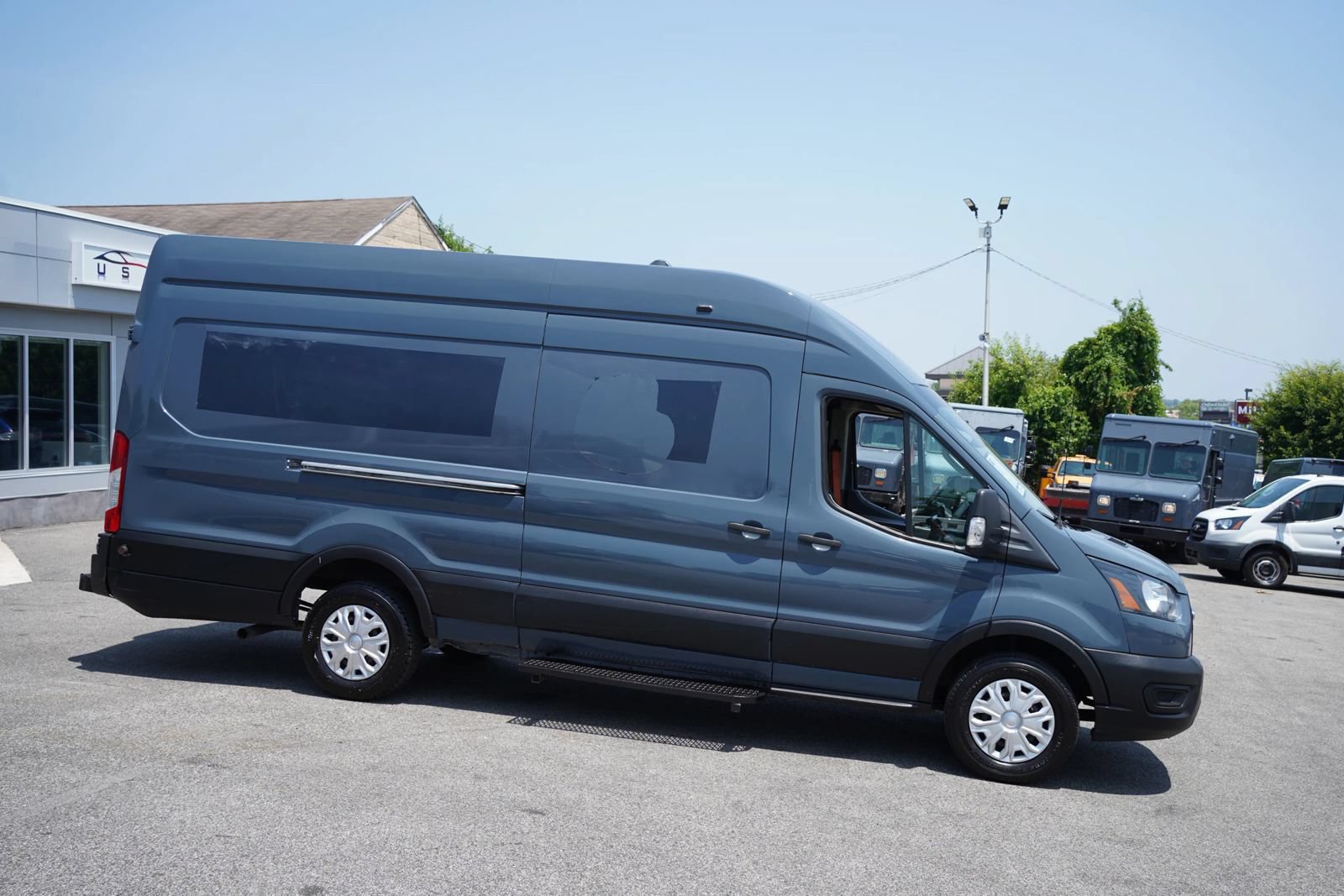 Used 2019 Ford Transit 250 148 High Roof Extended RWD image 7
