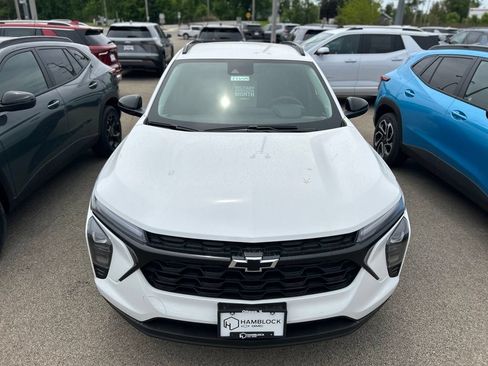 New 2026 Chevrolet Trax LT w/ Driver Confidence Package FWD image 37