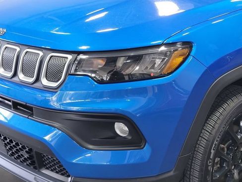 Used 2022 Jeep Compass Latitude AWD/4WD image 8